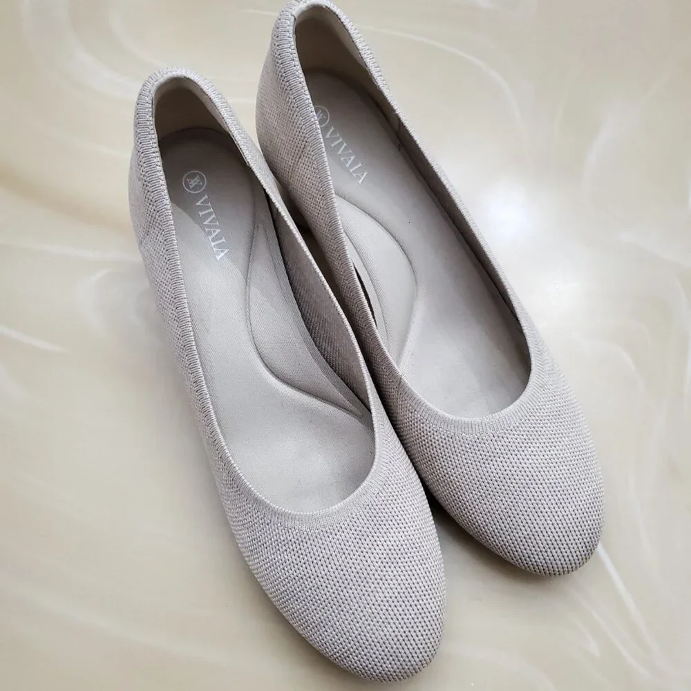 Vivaia Elvia Round Toe Chunky Heel Beige Women's Slip On Pumps Size 40 US 9
